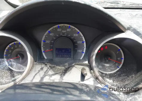 2010 Honda Fit z USA, uszkodzony, nr VIN JHMGE8H21AS011436